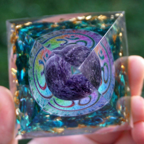 Pyramid 60mm Amethystkugel Naturkristallstein