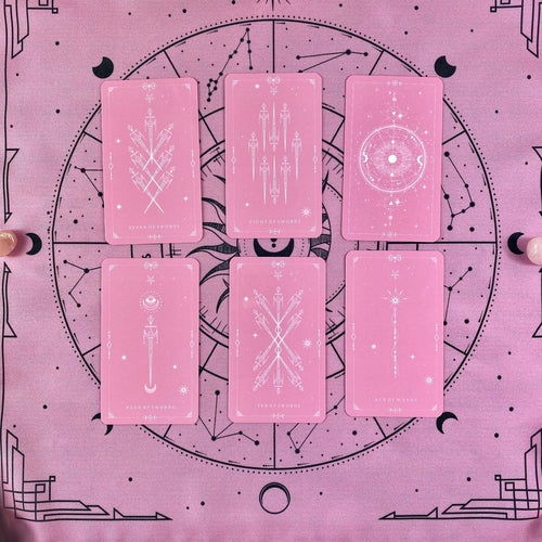 Pinkfarbenes Tarot-Tuch für Legungen